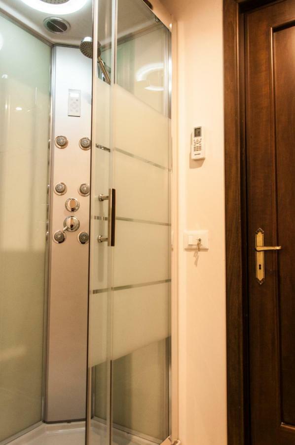 ليتشي Rooms Palazzo Paladini المظهر الخارجي الصورة